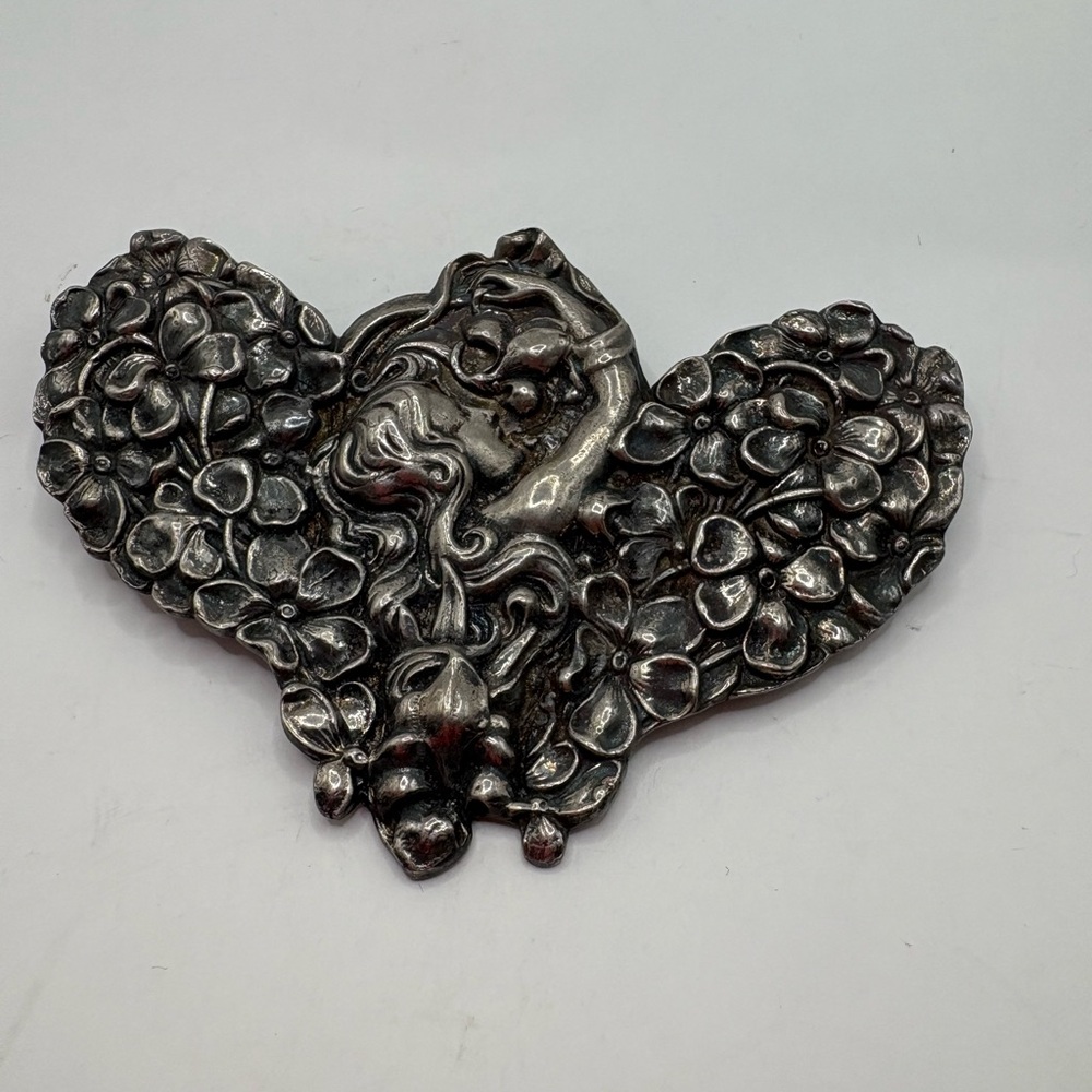 Metropolitan museum of art girl brooch/pendant sterling silver